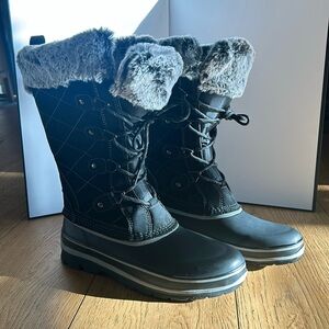 Size 9 | Khombu Women’s | Black Winter Boots – Warm, Traction Sole